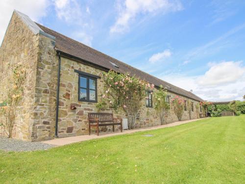 Craven Arms House | Relax at The Park: A Premier 4-Star Hotel with Pools