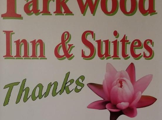 Mountain View Hotel | Discover The Parkwood Inn & Suites with Oceanfront Views