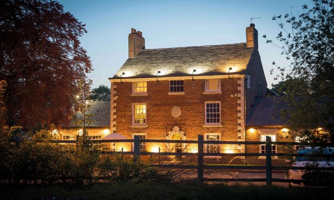 Stretton Bed & Breakfast | Pet-Friendly Haven at The Partridge, Stretton - Rated 9/10