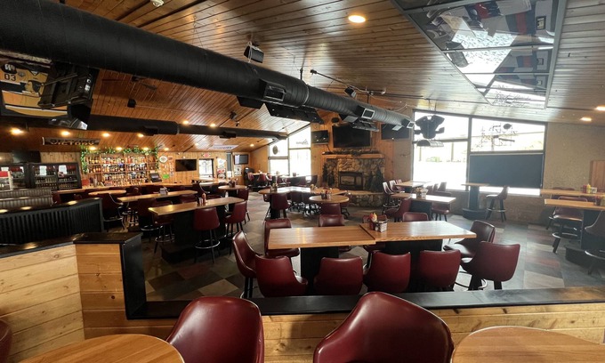 Warroad Hotel | Discover The Patch Lodge: Family-Friendly Dining Awaits