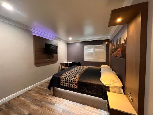 Gardena Hotel | Budget-Friendly Stay at The Patio Motel - Near LAX