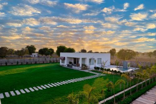 Jaipur House | Tranquil Oceanfront Pool Villa with Pet-Friendly Amenities