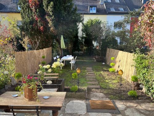 Taxham House | Family Home Green Paradise with Garden & Free Parking
