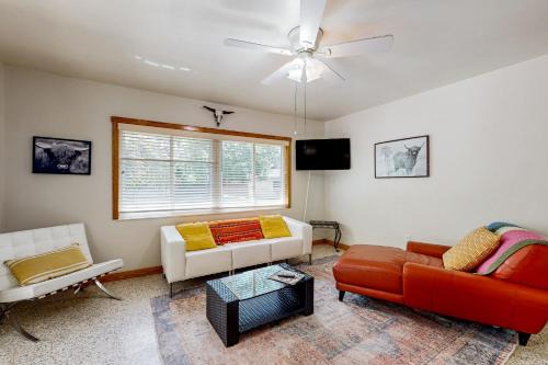 Fort King District House | Explore The Peaceful Ocala Bungalow: Pet-Friendly Retreat