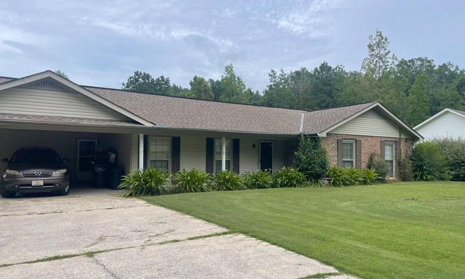 Tuscaloosa Apartment | The Peach Grove Pad