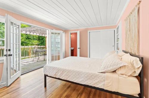 Old Irving Park House | Unforgettable Stay at The Peacock House Near Dining & Shops