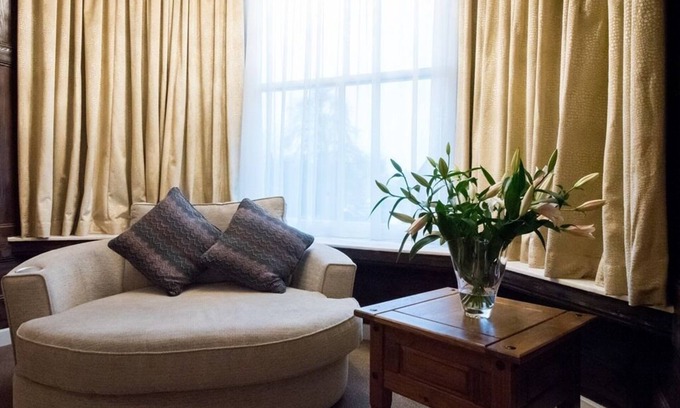 Peterborough Hotel | Discover The Pearl Hotel: A 4-Star Gem with Pool & Spa