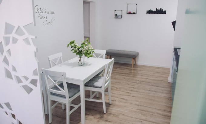 Alba Iulia Apartment | Enchanting Pearl of the Citadel: Family-Friendly Retreat