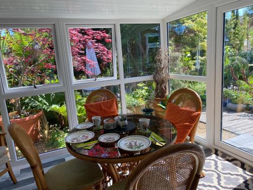 Lowestoft Bed & Breakfast | Guest Rated: The Peels B&B with Perfect 10/10 Reviews