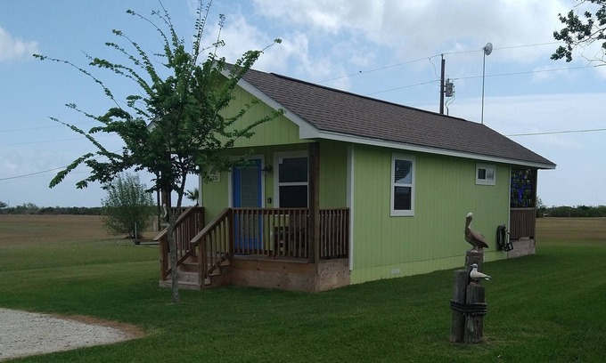 Port Lavaca Cottage | Explore The Pelican at Magnolia Beach with Oceanfront Views