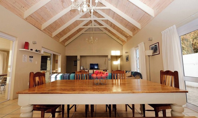 Langebaan House | The Pelican - Stunning 3-Bedroom Holiday Home in Langebaan