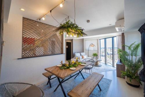 Ojana Apartment | Stylish The Penthouse Ginowan - Family-Friendly Stay