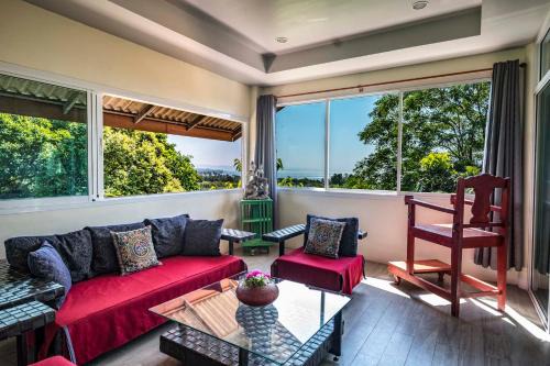 Ko Mak Apartment | Oceanfront Koh Mak Penthouse with Pool and Pet-Friendly Amenities