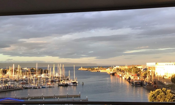 Ahuriri Apartment | Exclusive Waterfront Penthouse with Pool and Ocean View