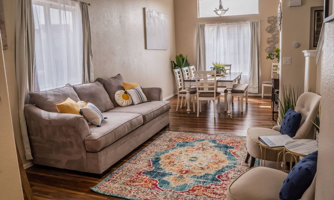 Stetson Hills House | Ideal 5-Bedroom Family Retreat with Pet-Friendly Amenities