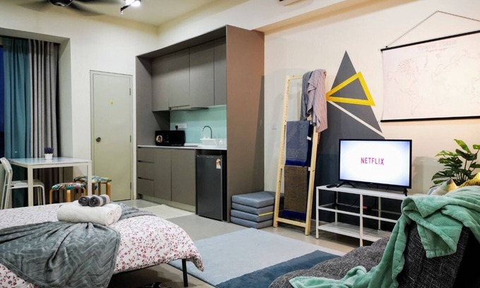 Cyberjaya Apartment | Discover Your Ideal Escape with Pool and Breakfast