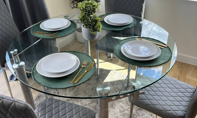 Gascoigne Apartment | Inviting 2 Bed Flat in Prime Central Location