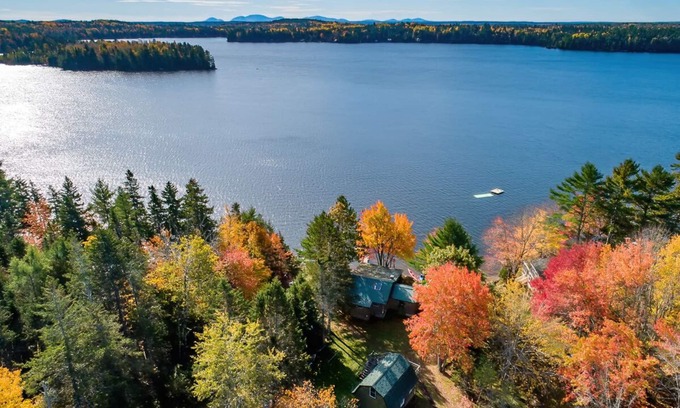 Franklin Cabin | Idyllic Lakefront Cabin Near Acadia National Park