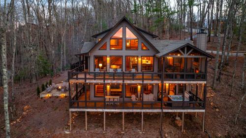 Cherry Log House | Experience The Perfect Landing with Spa and Hot Tub Amenities