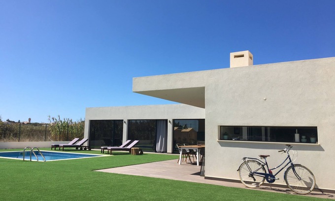 Sagres House | Idyllic Oasis in Sagres with Ocean Views and Spa Access