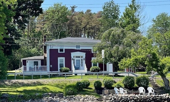 Auburn House | The Perfect Rental, Simply Phenomenal and Relaxing