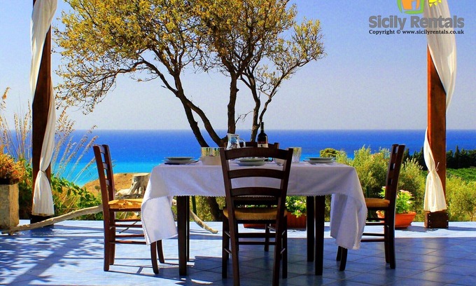 Ribera Villa | Nature Lover's Escape: Oceanfront Retreat with Spa Bliss