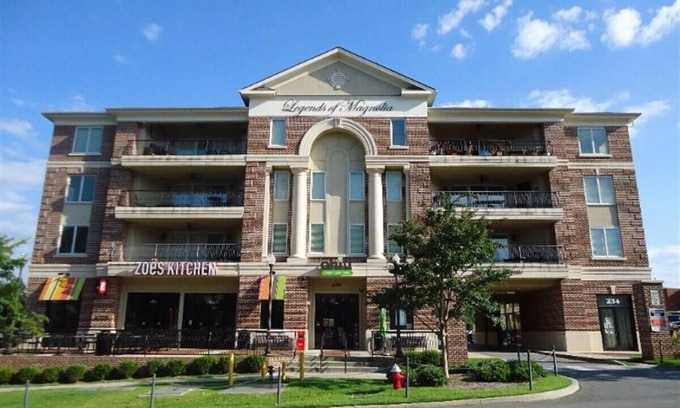Auburn - Opelika Condo | Ultimate Game Day Condo with Hot Tub & Family Amenities