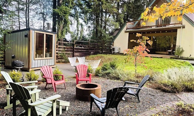 Salt Spring Island House | The Perfectly Peaceful Wildflower house & Daisy the Travelux Trailer
