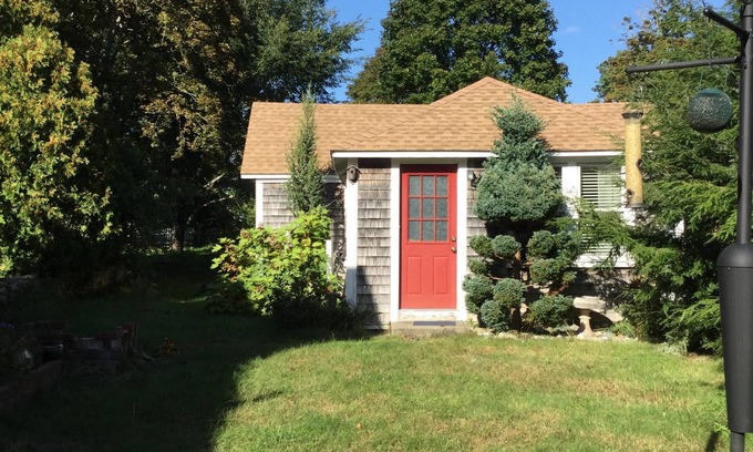 Monument Beach Cottage | Discover The Perrywinkle Cottage with Oceanfront Views