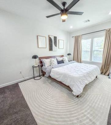 Southeast Houston House | The Pershing Pad is at a Central location 3BR Sleeps 10