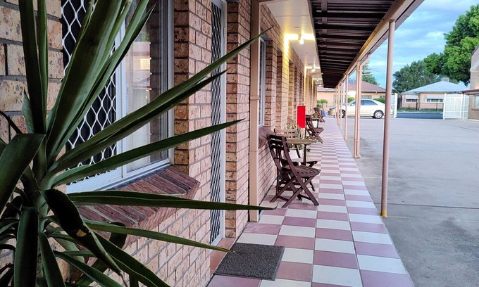 Moree Hotel | Relax at Dragon Phoenix Resort with Pool & Family Dining
