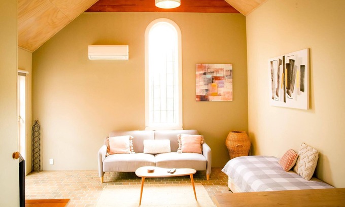 Otane Cottage | Modern Loft at The Phoenix on Miller with Ocean Views