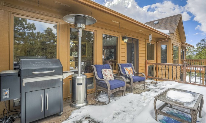 Woodmoor House | Discover The Phone Booth: Family-Friendly with Breakfast