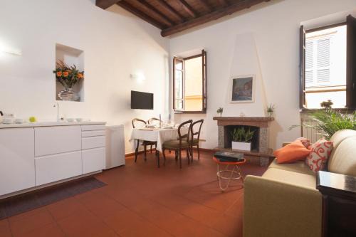 Rione V Ponte Apartment | Child-Friendly Comfort at The Piccolo Apartment