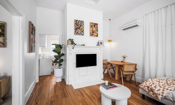 North Hobart Cottage | The Piccolo Cottage a beautifully restored 1920s cottage nestled in North Hobart