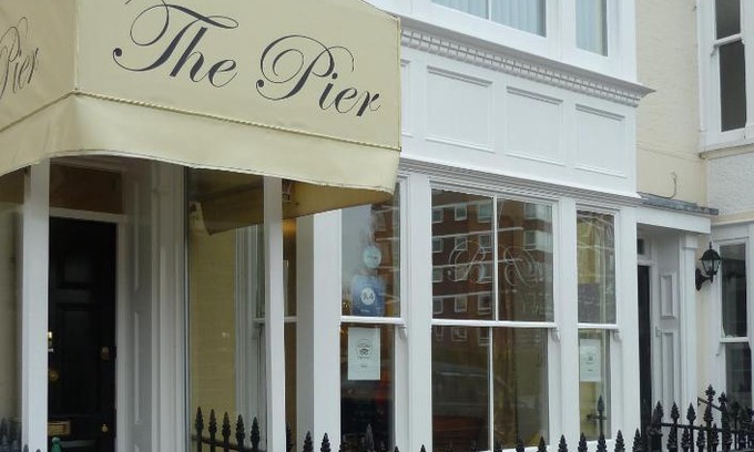 Portsmouth Hotel | Top-Rated Stay at The Pier with Onsite Restaurant