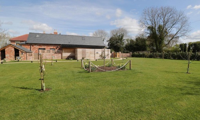 Hereford House | Discover The Piggery: Pet-Friendly 4-Star Retreat