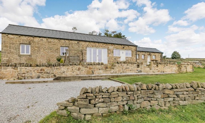 East Morton House | Discover The Piggery: 4-Star Pet Friendly Escape
