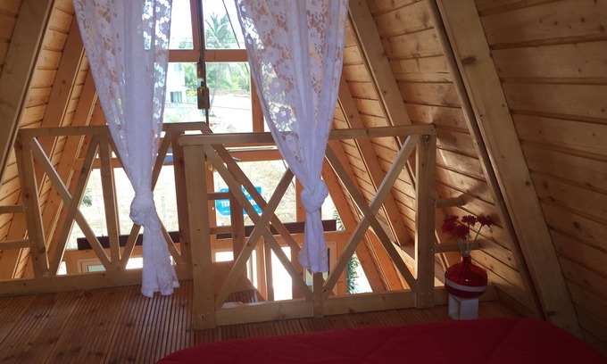 Kanathur Ski Chalet | The Pine Homes - Chalet: Utandi Beach ECR