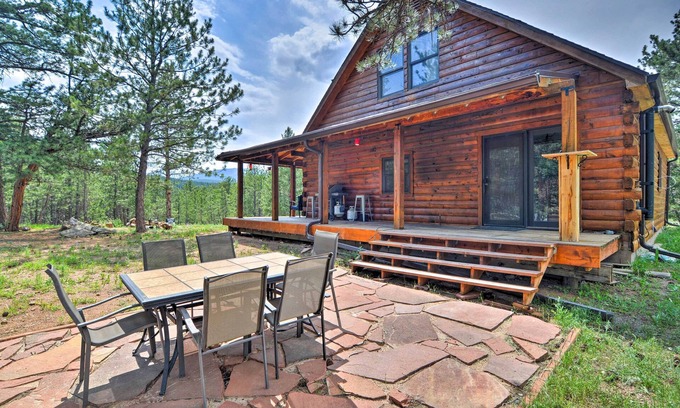 Lyons Cabin | Explore Pinecone Palace: Hiking Trails & Pet-Friendly Bliss