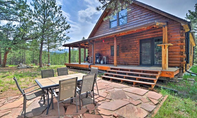 Lyons House | Discover The Pinecone Palace with Hiking Access for All!