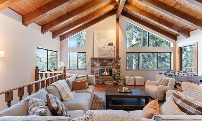 Kingswood Estates House | Pinecrest Retreat: Beach Access, Hot Tub & Breathtaking Views