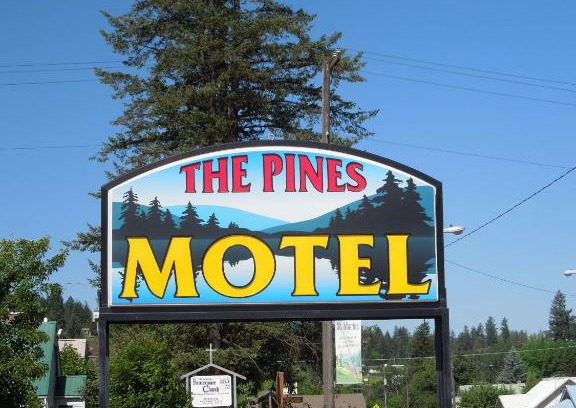 St. Maries Hotel | Pet-Friendly Stay at The Pines Motel - 4-Star Comfort Awaits