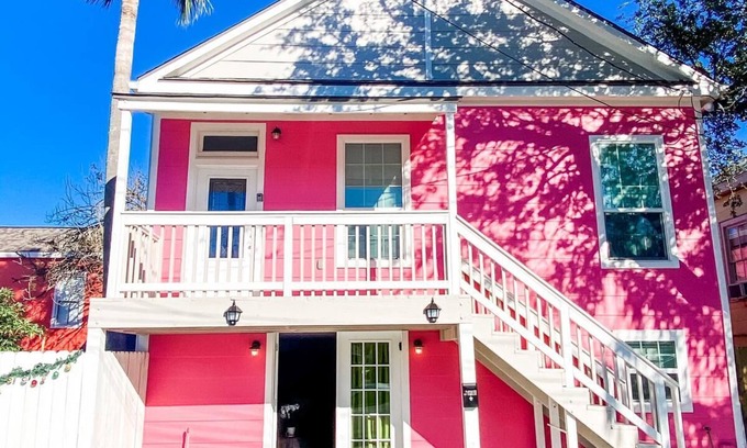 San Jacinto House | Discover The Pink House - Just Steps from the Beach
