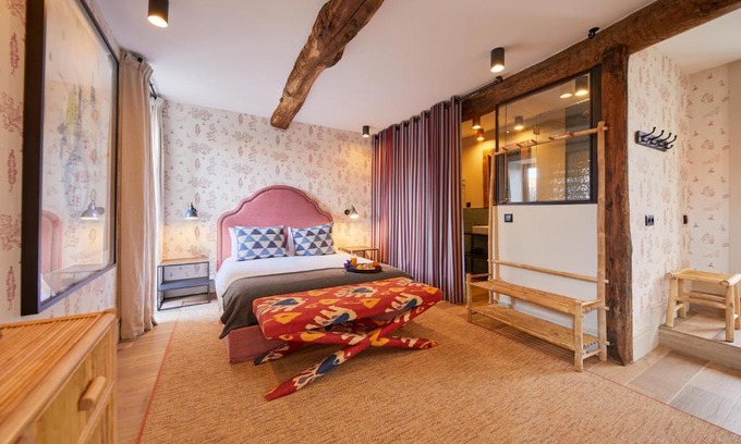 Armamar Hotel | Discover THE PINTA Boutique Hotel: Family-Friendly Oasis