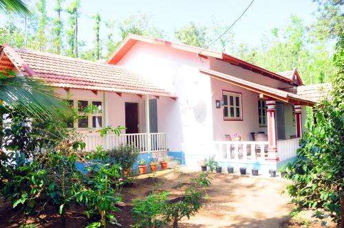 Belur House | Discover The Pinto Cottage: Pet-Friendly Retreat with Top Ratings