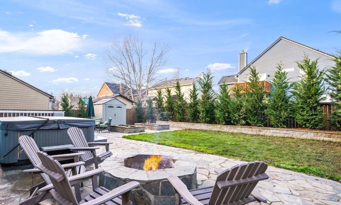 Rock Creek House | Relax at The Place To Be with Inviting Hot Tub Access