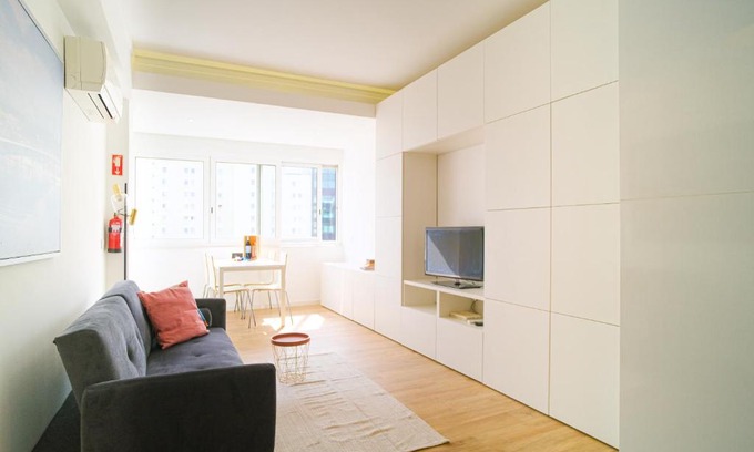 Lisbon Old Town Apartment | Experience Comfort at The Plaza Flat - Ideal for Families
