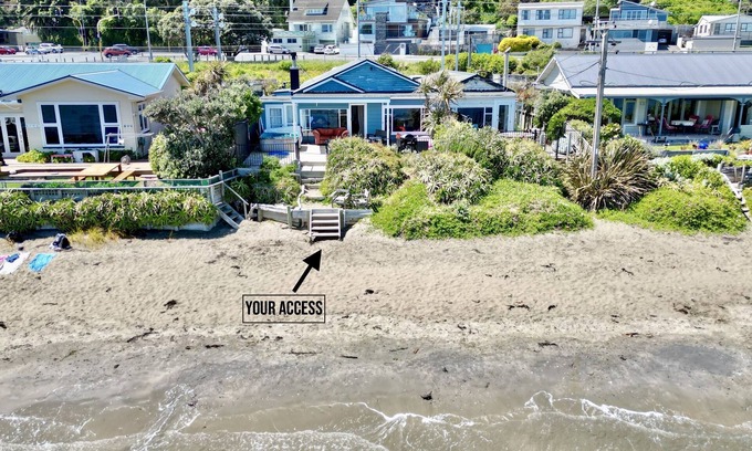 Plimmerton House | Relax at The Plimmerton Beach House - 9.4/10 Rated Getaway