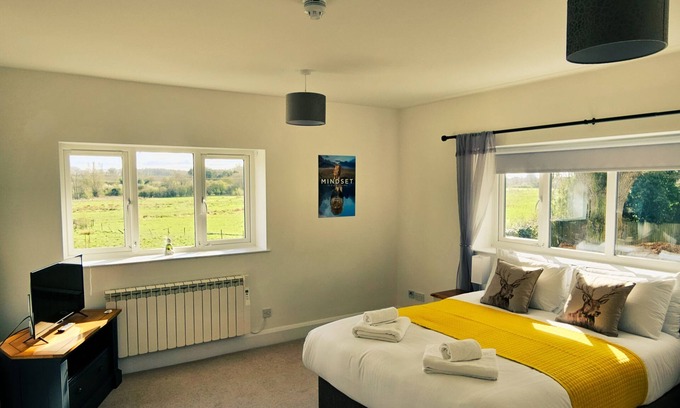 Foxley House | Discover The Plough Inn Farmhouse: Cozy Family Retreat